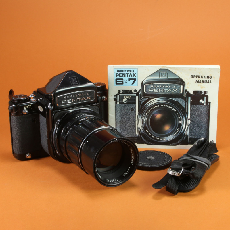 Pentax 6x7 Non-MLU Camera Kit with 200mm f4 Lens