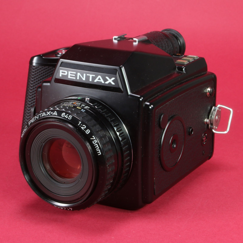 Pentax 645 Camera Kit with 75mm f2.8 Lens