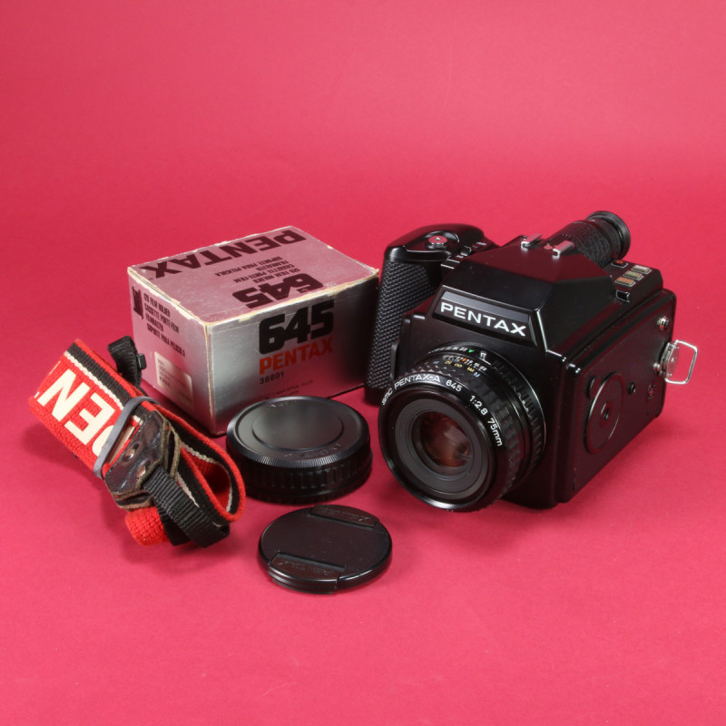 Pentax 645 Camera Kit with 75mm f2.8 Lens