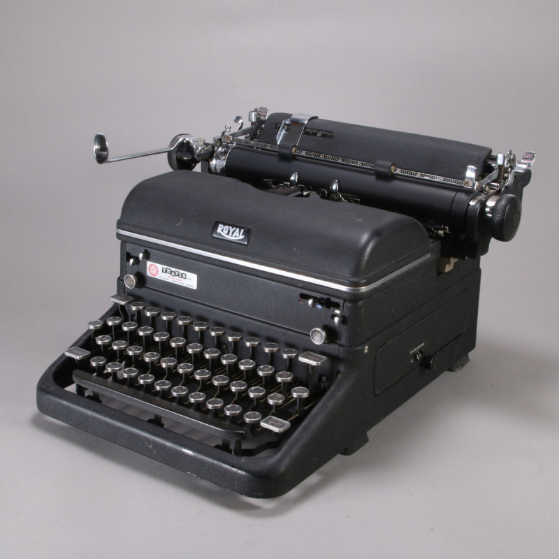 Royal KMM Desktop Typewriter - Refurbished