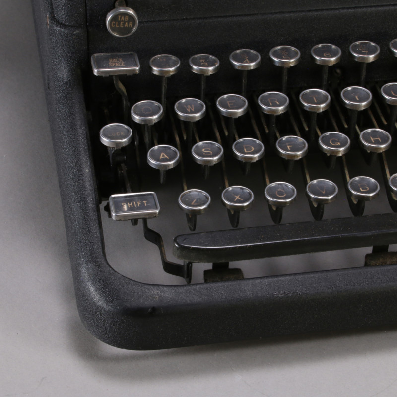 Royal KMM Desktop Typewriter - Refurbished