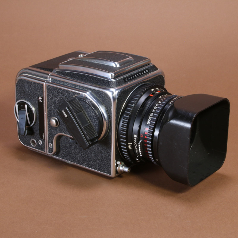Hasselblad 500 C/M Camera with 80mm f2.8 Planar C Lens and A12 Back