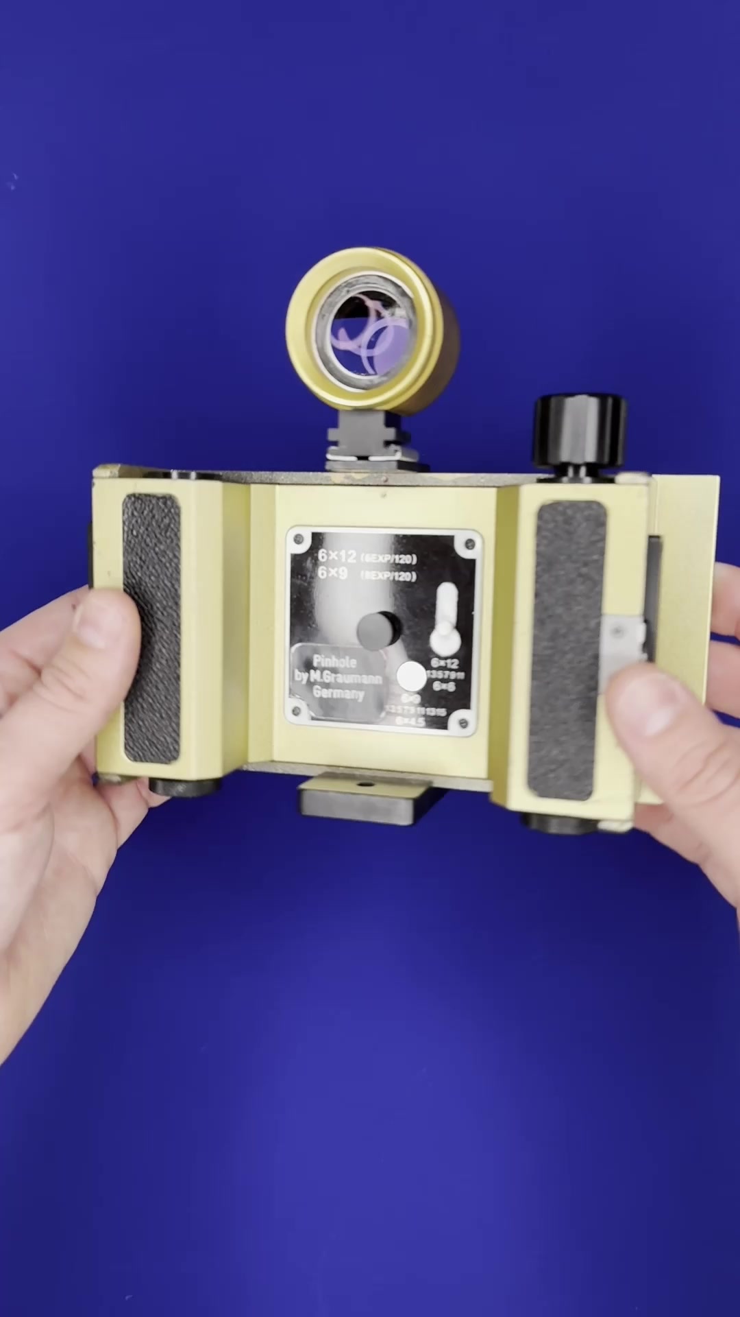 Handling Demo of the Graumann 6x12 Medium Format Pinhole Camera