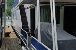 2000 Lakeview Houseboat