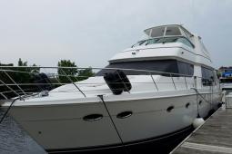 2003 Carver 570 VOYAGER