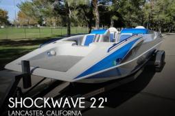2009 Shockwave 22 Deck Boat