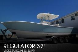 2005 Regulator 32 FS Center Console