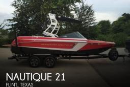 2015 Correct Craft Super Air Nautique 210