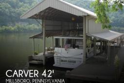 1986 Carver 4207 Aft Cabin