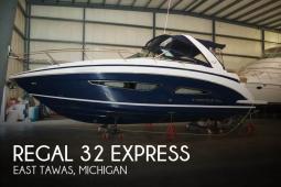 2015 Regal 32 Express