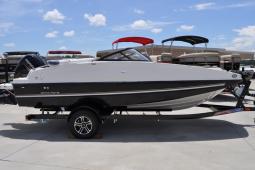 2017 Bayliner 190 Deck Boat