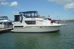 1993 Carver 370 AFT CABIN