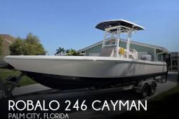 2017 Robalo 246 Cayman