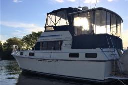 1988 Carver 3607