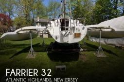 2012 Farrier 32