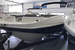2018 Bayliner 195 Deck Boat