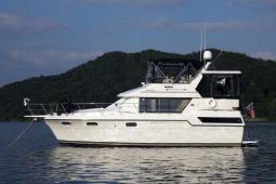 1989 Carver 3807 Aft Cabin