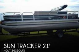 2015 Sun Tracker Fishin Barge 20 DLX Signature