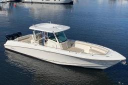 2018 Boston Whaler 350 Outrage