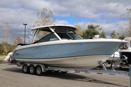 2018 Boston Whaler 320 Vantage