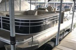2012 Bennington 2874 RCW I/O