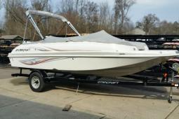 2018 Starcraft Limited Deckboats