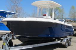 2019 Robalo 242 EX