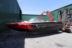 2018 Nautique 210