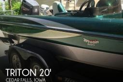 2000 Triton 205 Walleye "fish and ski"