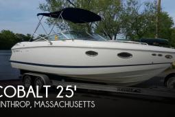 2006 Cobalt 255 Cuddy cabin