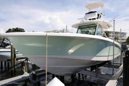 2013 Boston Whaler 370 Outrage