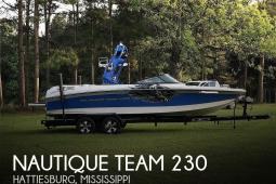 2011 Nautique Team 230