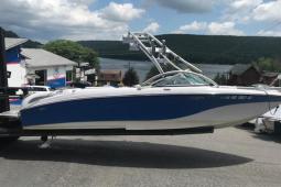 2009 Correct Craft 211