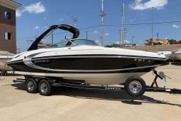 2016 Rinker 246 BR