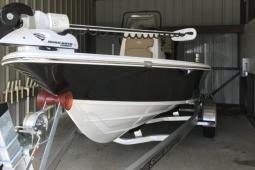 2017 Sportsman Tournament 214 Bay Boat