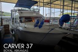 1995 Carver 370 Aft cabin