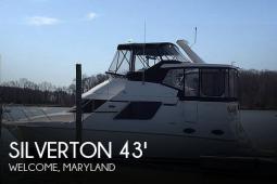 2002 Silverton 392 Aft cabin