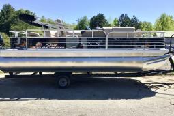 2020 Sun Tracker Fishin' Barge® 20 DLX