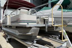 2001 Misty Harbor 1716
