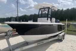 2018 Sea Hunt Ultra 235 SE