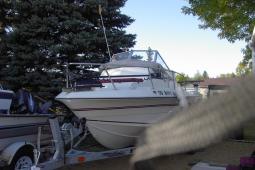 1986 Yarcraft Special Edition Cuddy Cabin