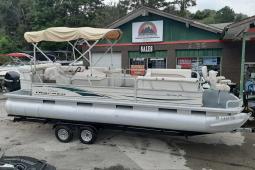 2004 Sun Tracker Party Barge