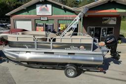 2021 Sun Tracker Party Barge® 18 DLX