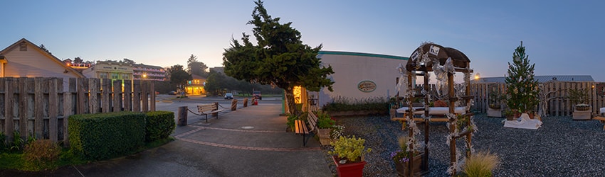 Courtyard, Old Town Bandon OR