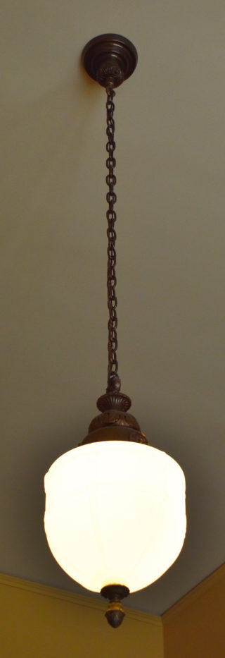 Hanging office lamp