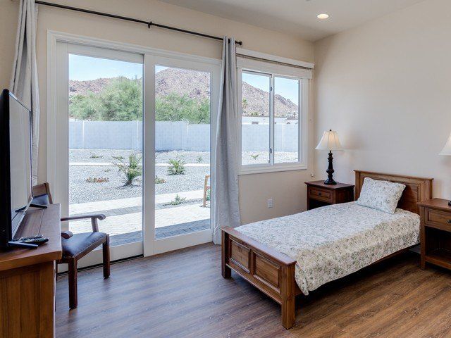 VISTA LIVING CAMELBACK