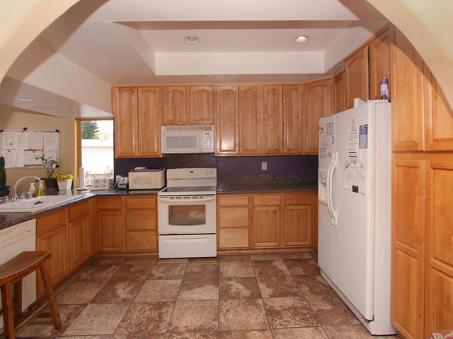 Gallery Image for GOLDEN COAST SENIOR LIVING - DE SALLE in LAGUNA HILLS, CA