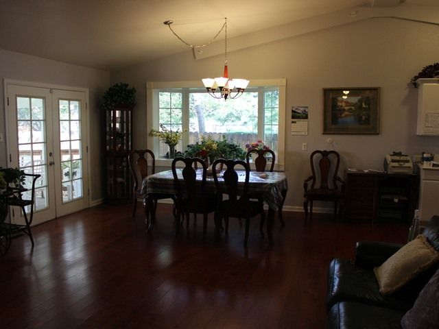 ST PETRO LAUREL HAUS