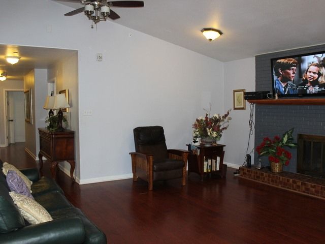 ST PETRO LAUREL HAUS