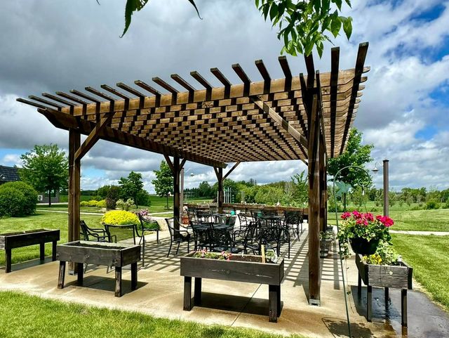 GARDEN VIEW AT HILLTOP